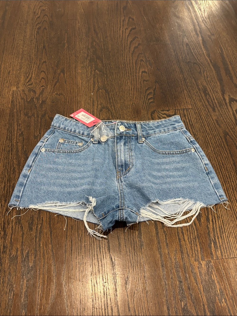 NWT Edikted Women’s Light Blue Distressed Denim Cutoff Shorts Size XS